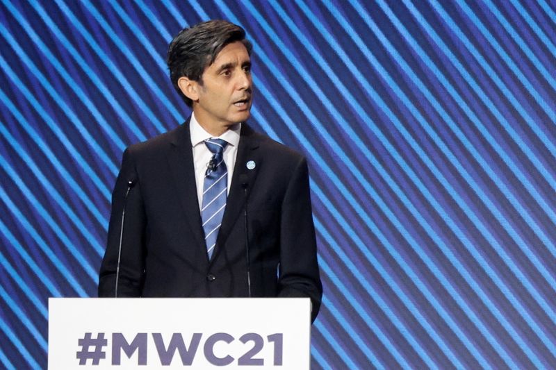 &copy; Reuters. Telefonica's Chairman and CEO Jose Maria Alvarez-Pallete speaks during the Mobile World Congress (MWC) in Barcelona, Spain, June 28, 2021. REUTERS/Nacho Doce