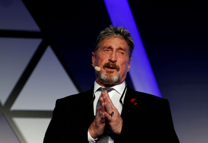 &copy; Reuters. John McAfee discursa em evento em St Julian's, Malta
01/11/2018 REUTERS/Darrin Zammit Lupi