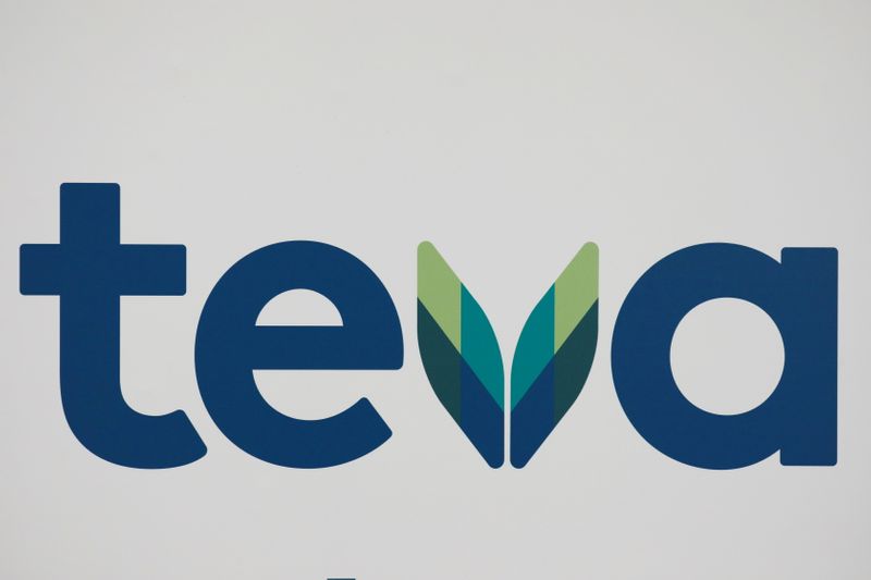 © Reuters. FILE PHOTO: The logo of Teva Pharmaceutical Industries is seen in Tel Aviv, Israel February 19, 2019. REUTERS/Amir Cohen