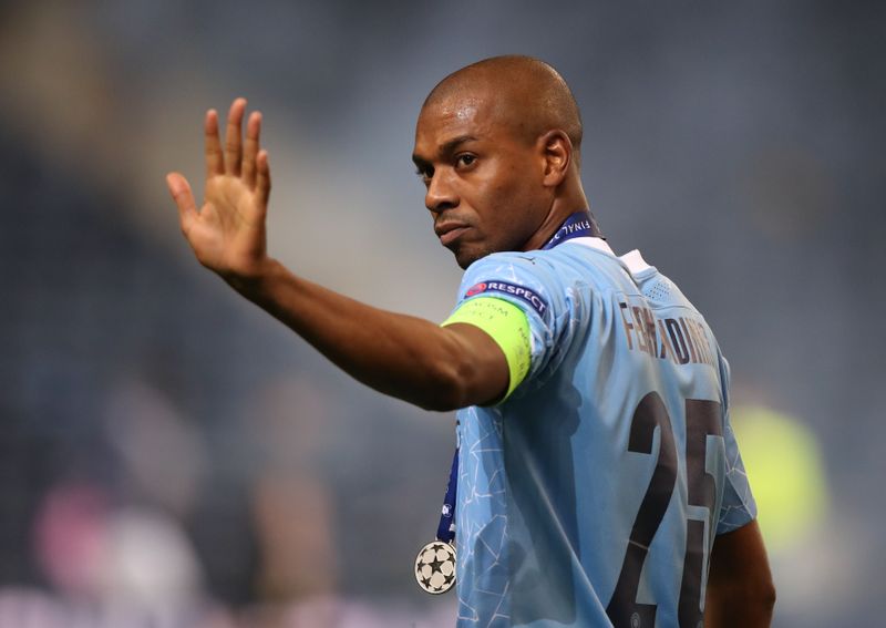 &copy; Reuters. Fernandinho durante final da Liga dos Campeões entre Manchester City e Chelsea no Porto
29/05/2021 REUTERS/Jose Coelho