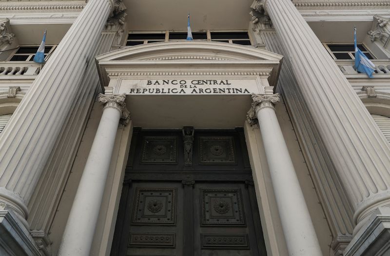 &copy; Reuters. Fachada del edificio del Banco Central de la República Argentina, en Buenos Aires