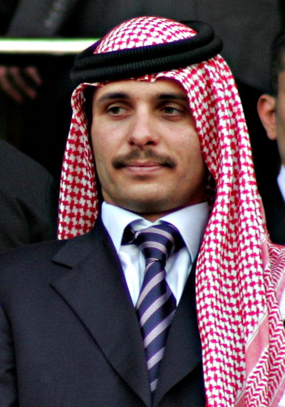 &copy; Reuters. ولي العهد الأردني السابق الأمير حمزة في صورة من أرشيف رويترز.