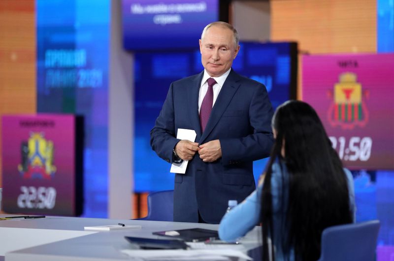 &copy; Reuters. ６月３０日、 ロシアのプーチン大統領は毎年恒例の国営テレビを通した国民との対話を行い、自身の後継者について適切な時に指名するとしながらも、最終的には有権者が決定するとの見