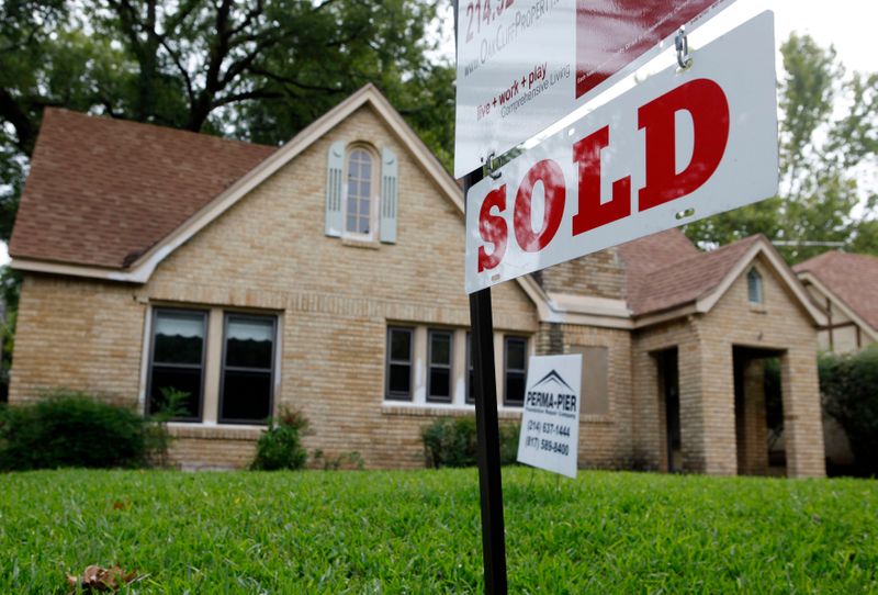 &copy; Reuters. Placa de "Vendido" em frente a uma casa em Dallas, Texas (EUA)
24/09/2009
REUTERS/Jessica Rinaldi