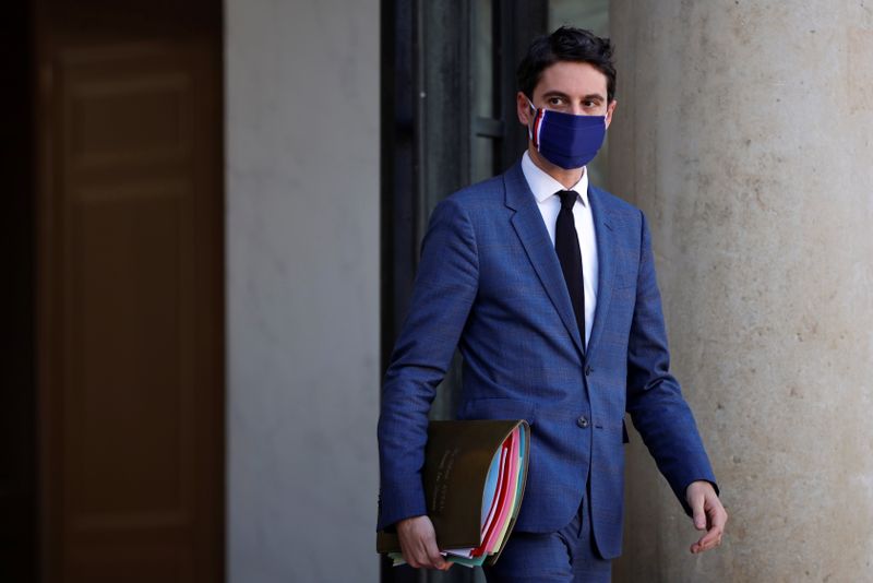 &copy; Reuters. La France a décidé de rendre les tests de dépistage du nouveau coronavirus payants pour les touristes étrangers à compter du 7 juillet, déclare le porte-parole du gouvernement, Gabriel Attal (en photo), dans une interview aux Echos. /Photo prise le 