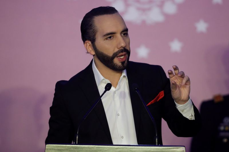 &copy; Reuters. FILE PHOTO: El Salvador's President Nayib Bukele speaks at a graduation ceremony for higher rank police officers in San Salvador, El Salvador, May 19, 2021. REUTERS/Jose Cabezas