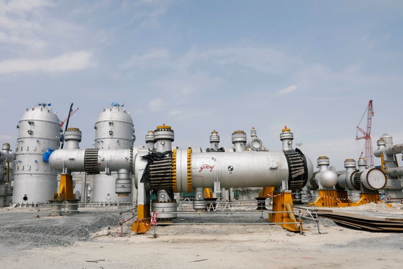 &copy; Reuters. FILE PHOTO: A view shows part of Dangote oil refinery in Ibeju Lekki district, on the outskirts of Lagos, Nigeria August 7, 2019. Picture taken August 7, 2019. REUTERS/Temilade Adelaja/File Photo