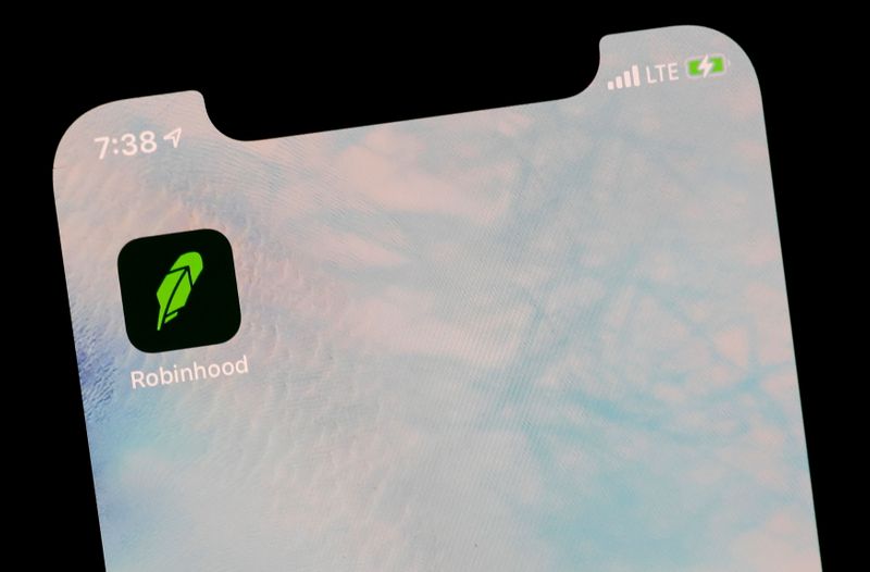 &copy; Reuters. FILE PHOTO: The Robinhood App is displayed on a screen in this photo illustration January 29, 2021. REUTERS/Brendan McDermid/Illustration/File Photo