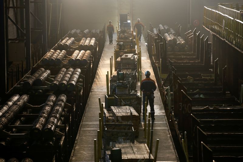 &copy; Reuters. Le sidérurgiste allemand Saarstahl a conclu un accord de principe avec le groupe Liberty pour acquérir l'aciérie Ascoval à Saint-Seaulve (Nord) et son usine France Rail à Hayange (Moselle), a annoncé jeudi le gouvernement français. /Photo d'archive