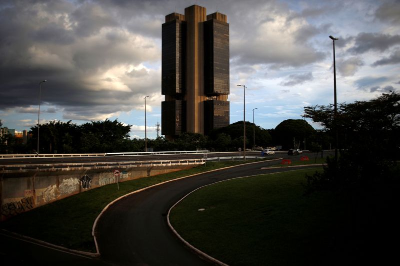 &copy; Reuters. FILE PHOTO: A general view of Brazil's Central Bank during the coronavirus disease (COVID-19) outbreak in downtown Brasilia, Brazil, March 20, 2020. REUTERS/Adriano Machado/File Photo