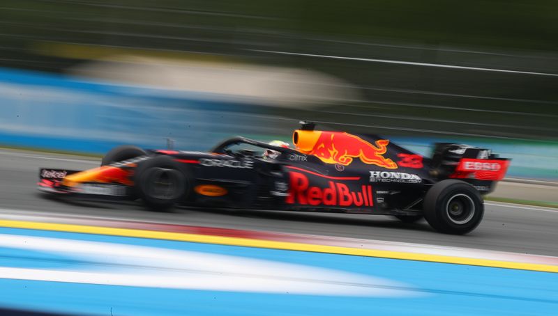 &copy; Reuters. El Red Bull del piloto holandés Max Verstappen durante las primeras prácticas del Gran Premio de Austria de Fórmula Uno en el circuito Red Bull Ring de Spielberg, Austria. 2 julio 2021. REUTERS/Lisi Niesner
