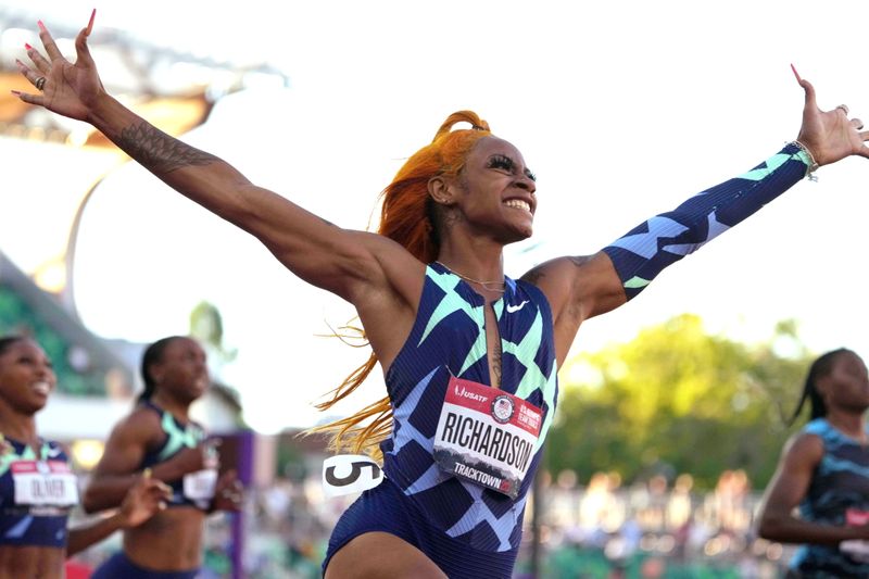 &copy; Reuters. FOTO DE ARCHIVO. La velocista Sha'Carri Richardson celebra su victoria en la carrera 100 metros durante las pruebas preolímpicas en Estados Unidos.  Field. Mandatory Credit: Kirby Lee-USA TODAY Sports     