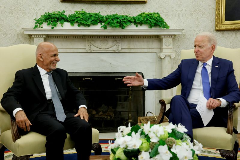 &copy; Reuters. FILE PHOTO: U.S. President Joe Biden meets with Afghan President Ashraf Ghani at the White House, in Washington, U.S., June 25, 2021. REUTERS/Jonathan Ernst/File Photo