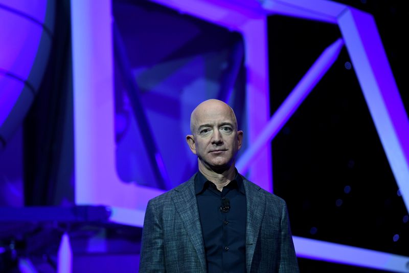 &copy; Reuters. FILE PHOTO: Founder, Chairman, CEO and President of Amazon Jeff Bezos unveils his space company Blue Origin's space exploration lunar lander rocket called Blue Moon during an unveiling event in Washington, U.S., May 9, 2019. REUTERS/Clodagh Kilcoyne