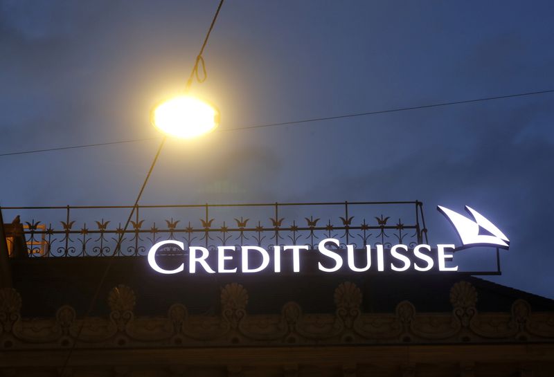 &copy; Reuters. FILE PHOTO: The logo of Swiss bank Credit Suisse is seen at its headquarters in Zurich, Switzerland June 22, 2020. REUTERS/Arnd Wiegmann/File Photo