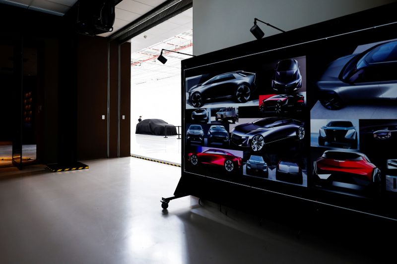 © Reuters. A Studio of GM China Advanced Design Center is pictured, in Shanghai, China July 5, 2021. REUTERS/Aly Song