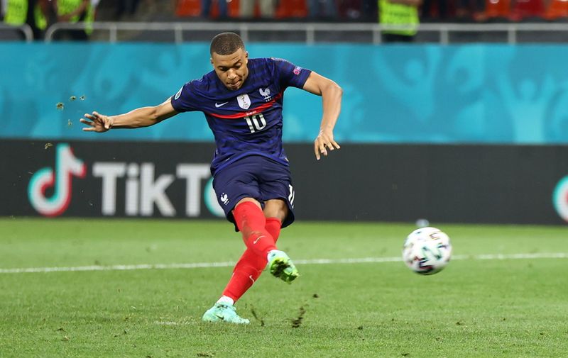 &copy; Reuters. Kylian Mbappé durante partida entre França e Suíça pela Eurocopa
29/06/2021 Pool via REUTERS/Marko Djurica