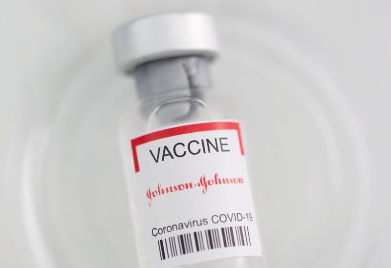 &copy; Reuters. A vial labelled "Johnson&Johnson coronavirus disease (COVID-19) vaccine" is seen in this illustration picture taken May 2, 2021. REUTERS/Dado Ruvic/Illustration