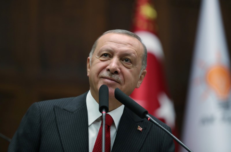 &copy; Reuters. Presidente da Turquia, Tayyip Erdogan, se dirige ao parlamento do país em Ancara 
05/11/2019 Murat Cetinmuhurdar/Presidential Press Office/Divulgação via REUTERS