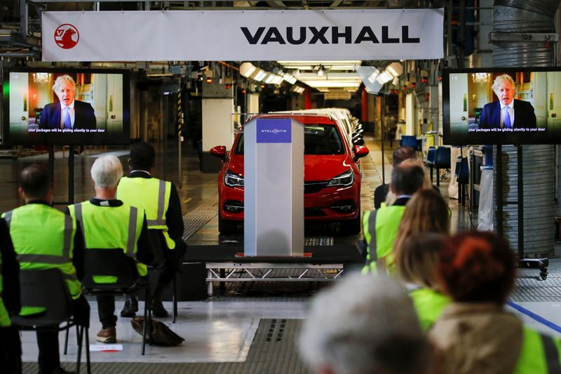 &copy; Reuters. Sur le site d'Ellesmere Port. Stellantis a annoncé mardi un investissement de 100 millions de livres sterling (84 millions d'euros) pour transformer son site de Vauxhall à Ellesmere Port, en Angleterre, en usine de production de véhicules électriques.