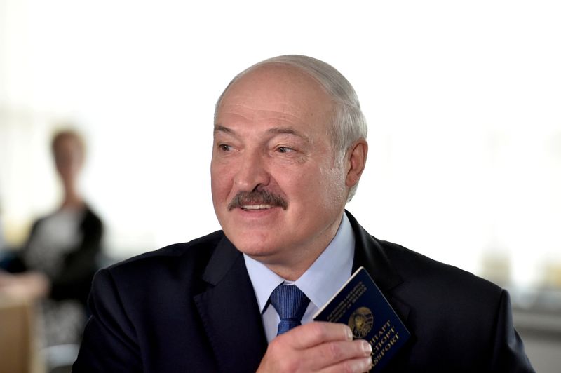 &copy; Reuters. ألكسندر لوكاشينكو رئيس روسيا البيضاء في صورة من أرشيف رويترز