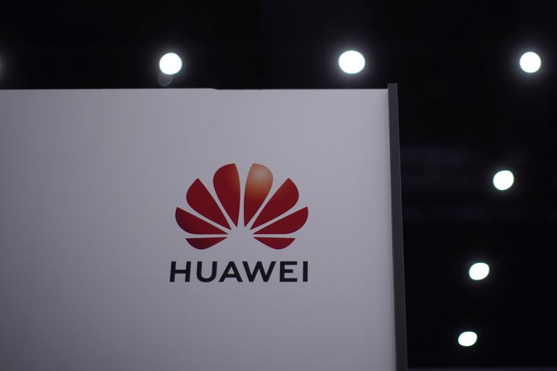 &copy; Reuters. FILE PHOTO: The Huawei logo is seen at Huawei Connect in Shanghai, China, September 23, 2020. REUTERS/Aly Song