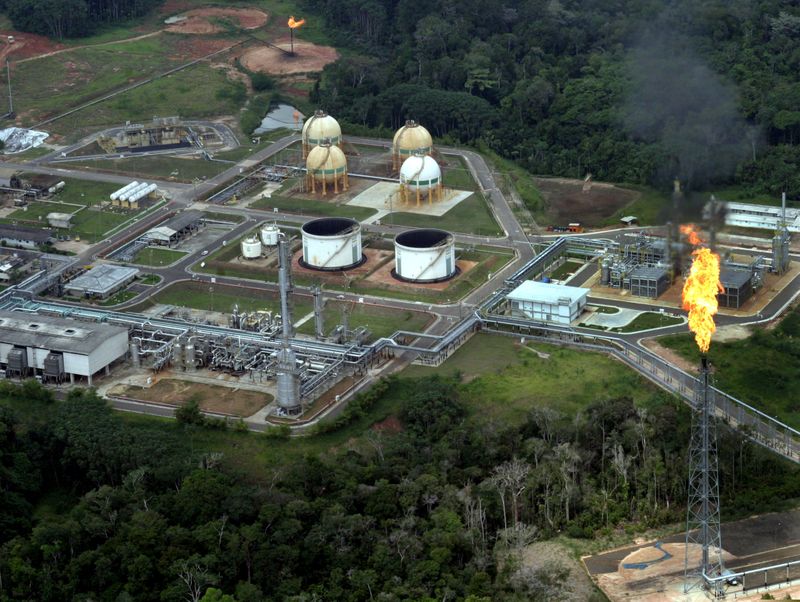 &copy; Reuters. Instalação de petróleo e gás natural da empresa de petróleo, Petrobras, no Brasil. 
06/12/2004 
REUTERS/Jamil Bittar