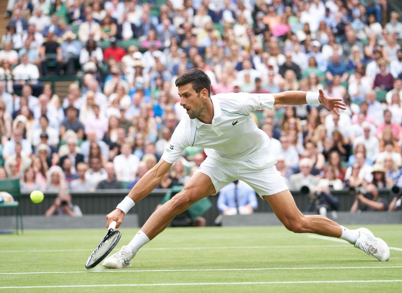 &copy; Reuters. Novak Djokovic em ação em Wimbledon
07/07/2021
Peter van den Berg-USA TODAY Sports