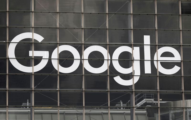 &copy; Reuters. Trente-sept procureurs généraux des États-Unis ont intenté mercredi un procès à Google, filiale d'Alphabet, qu'ils accusent de pratiques anticoncurrentielles avec sa boutique en ligne Play Store destinée aux utilisateurs d'Android. /Photo d'archive