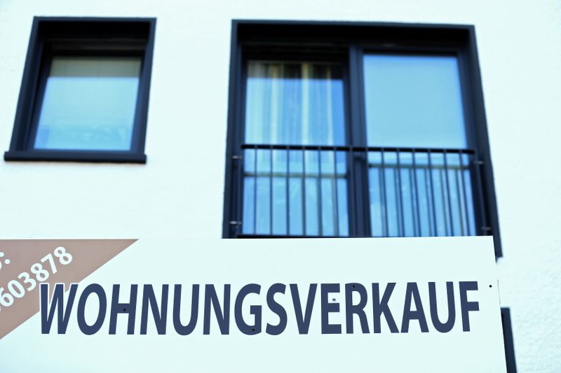 &copy; Reuters. FILE PHOTO: A placard that reads "Housing for sale" is pictured in Frankfurt, Germany, August 26, 2019. REUTERS/Ralph Orlowski