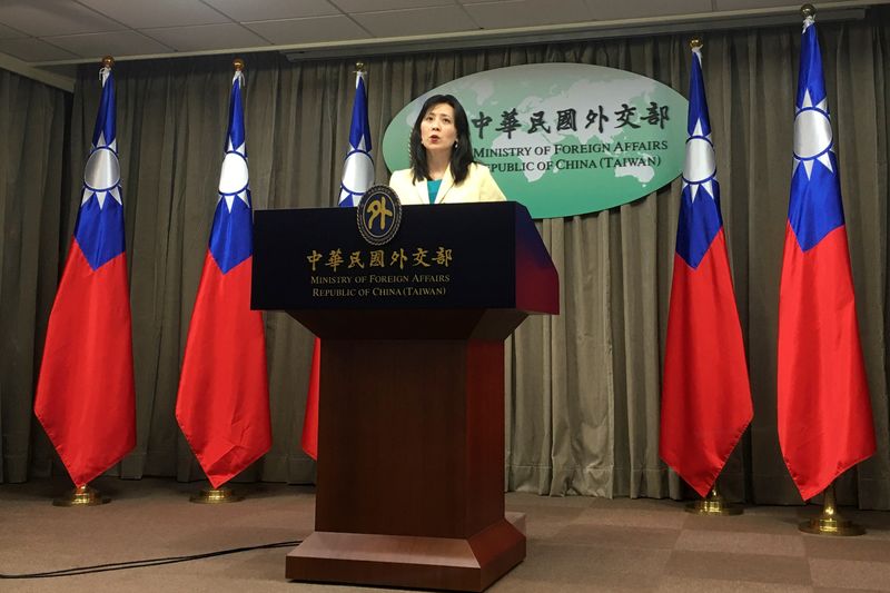 © Reuters. FILE PHOTO: Taiwan Foreign Ministry Spokeswoman Joanne Ou speaks at a news conference in Taipei, Taiwan, February 11, 2020.  REUTERS/Ben Blanchard