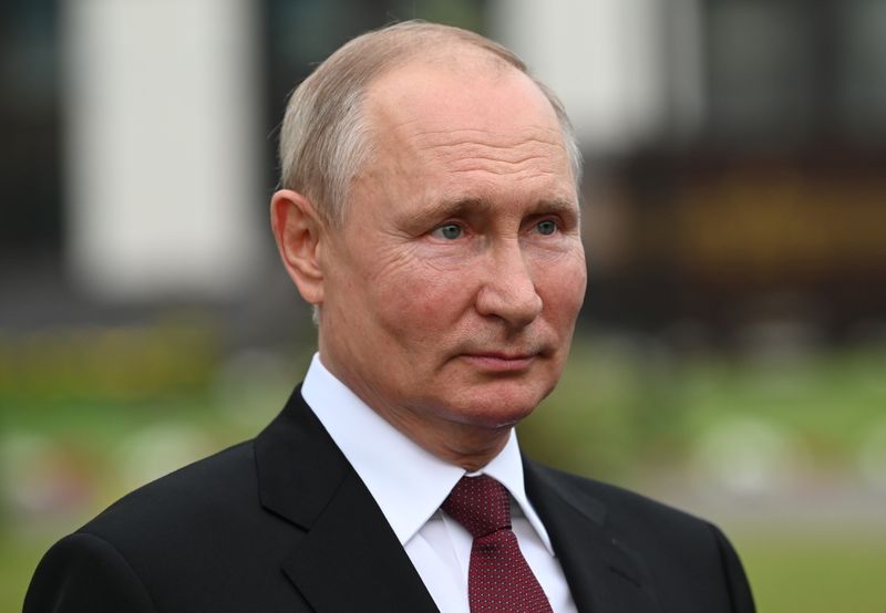 &copy; Reuters. الرئيس الروسي فلاديمير بوتين في صورة بتاريخ السادس من يوليو تموز 2021. صورة من سبوتنيك.