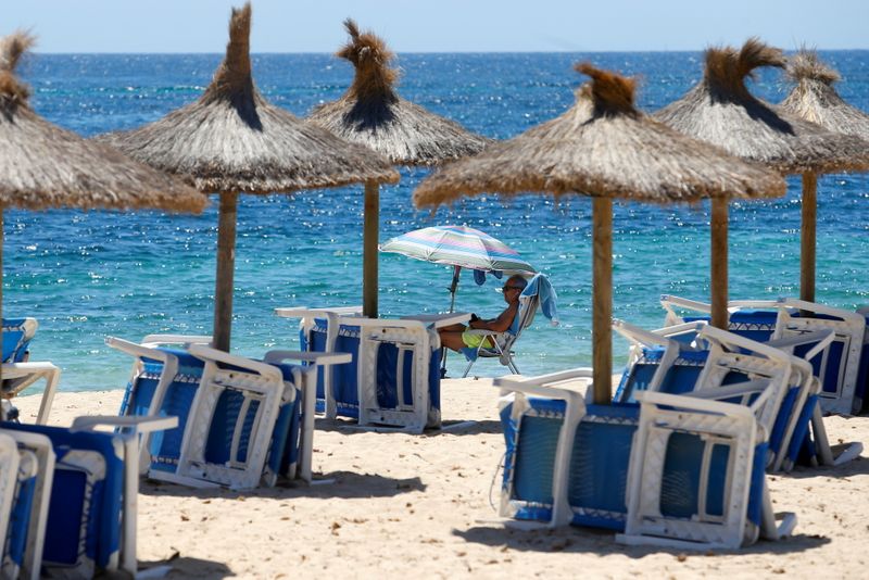 &copy; Reuters. L'Allemagne a classé vendredi l'intégralité du territoire espagnol, y compris les archipels des Baléares et des Canaries, comme "zone à risque" en raison d'une hausse des contaminations par le coronavirus. /Photo prise le 1er juillet 2021/REUTERS/Enr