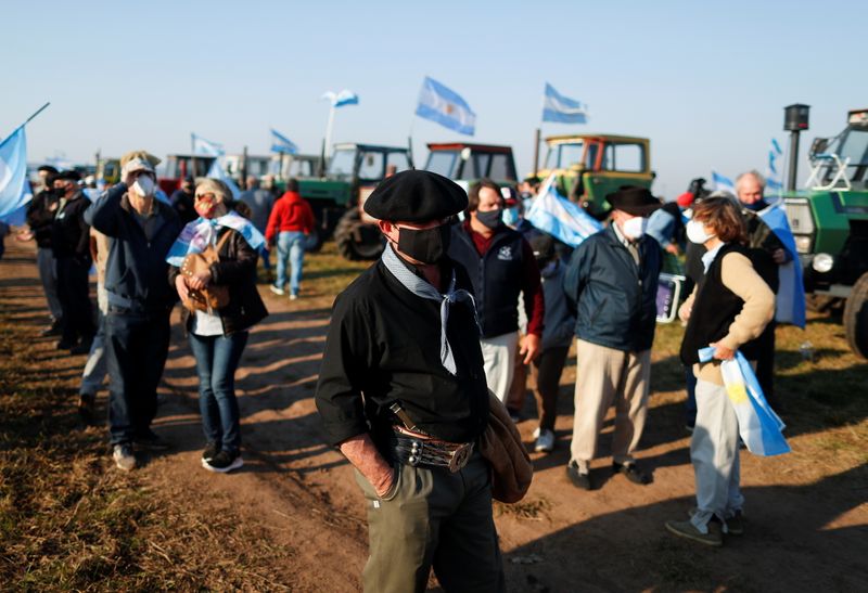 &copy; Reuters. Produtores rurais protestam contra medidas do governo em San Nicolás, Argentina 
09/07/2021
REUTERS/Agustin Marcarian