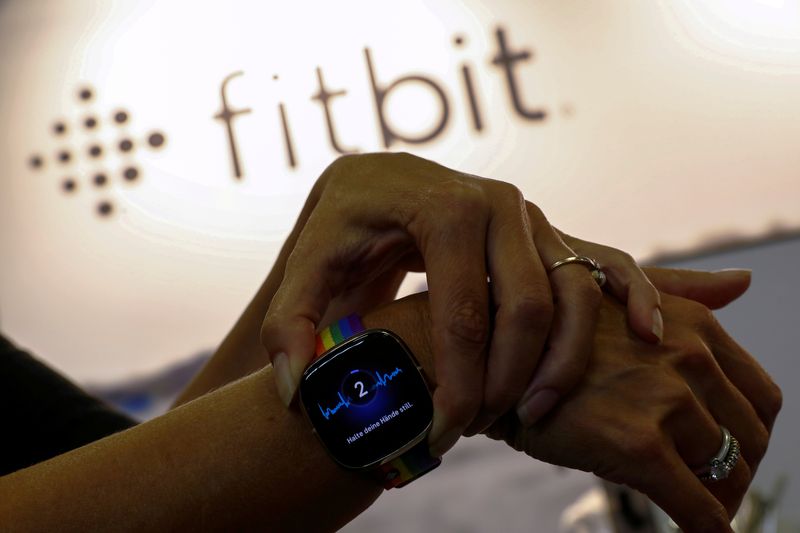 © Reuters. Fitbit faz recall de mais de 1 milhão de smartwatches Ionic por risco de queimaduras 
03/09/2020
REUTERS/Michele Tantussi