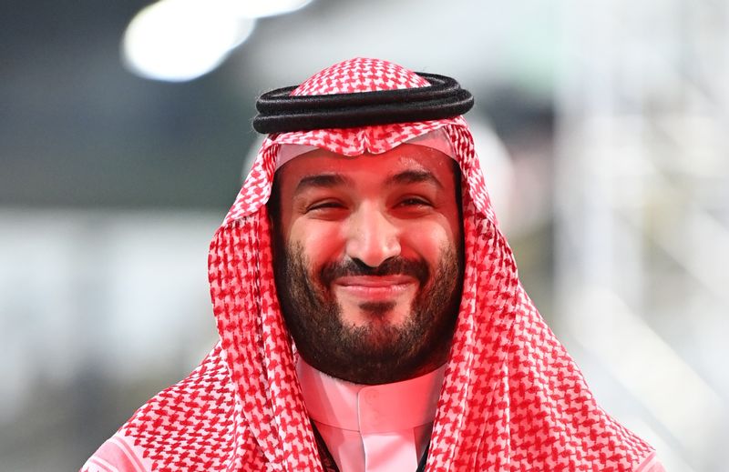 &copy; Reuters. ولي العهد السعودي الأمير محمد بن سلمان في صورة التقطت بجدة قبل انطلاق سباق جائزة السعودية الكبرى للسيارات يوم 5 ديسمبر كانون الأول 2022. صورة م