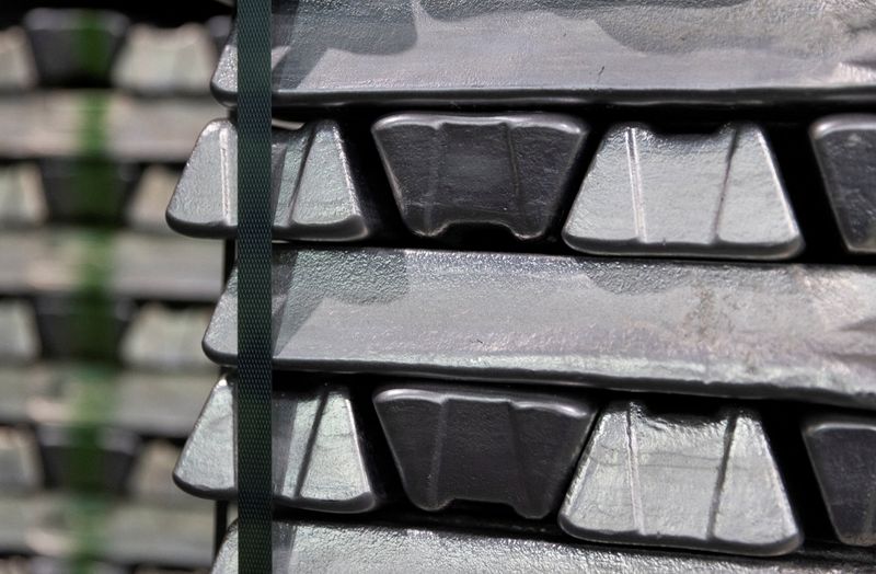 &copy; Reuters. FILE PHOTO: Aluminium blocks are seen in Gradacac, Bosnia and Herzegovina February 8, 2022. REUTERS/Dado Ruvic/Illustration/File Photo