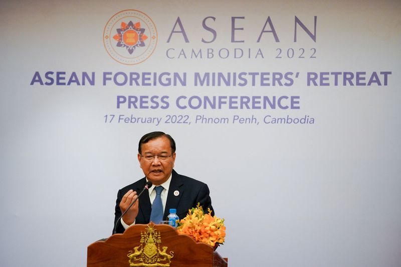 &copy; Reuters. 　３月４日、カンボジア外務省報道官は、東南アジア諸国連合（ＡＳＥＡＮ）のミャンマー問題担当特使であるプラク・ソコン外相（写真）が今月２０─２３日にミャンマーを訪問すること