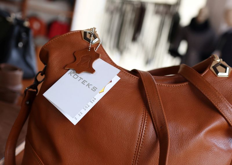 © Reuters. A purse is seen at Koteks textile and leather producer, in Tesanj, Bosnia and Herzegovina, February 17, 2022. Picture taken February 17, 2022. REUTERS/Dado Ruvic