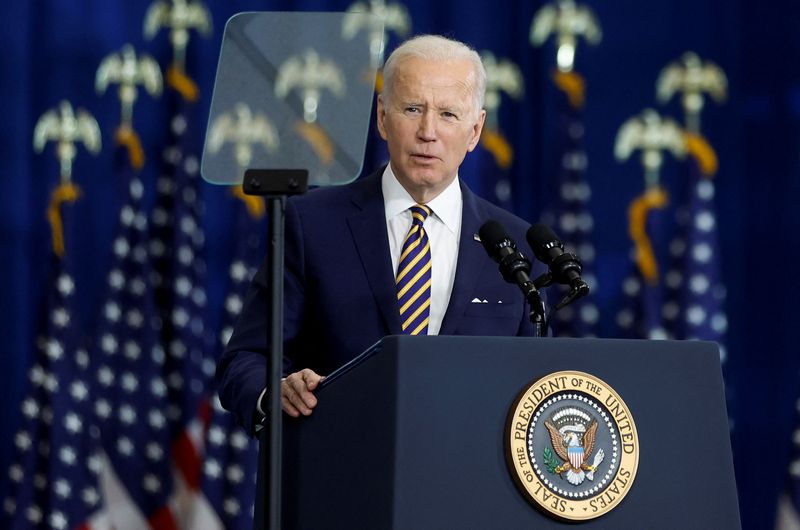 &copy; Reuters. FILE PHOTO: U.S. President Joe Biden delivers remarks at the Resource Connection of Tarrant County to highlight efforts aimed at addressing health problems suffered by military veterans exposed to potentially toxic environmental situations, in Fort Worth,