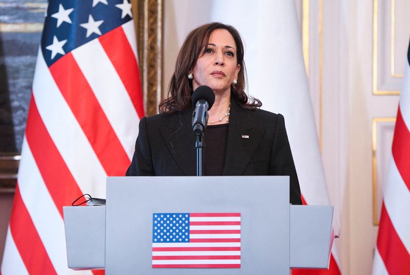 &copy; Reuters. FILE PHOTO: U.S. Vice President Kamala Harris attends a news conference with Polish President Andrzej Duda (not pictured) at Belwelder Palace, amid Russia's invasion of Ukraine, in Warsaw, Poland March 10, 2022.  Saul Loeb/Pool via REUTERS