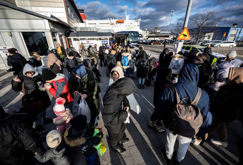 &copy; Reuters. Refugiados da Ucrânia chegam a Karlskrona, na Suécia
10/03/2022 TT News Agency/Johan Nilsson via REUTERS