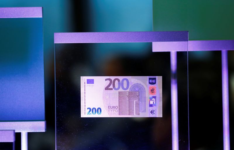 &copy; Reuters. A new 200-euro banknote is presented at the ECB headquarters in Frankfurt, Germany, September 17, 2018. REUTERS/Kai Pfaffenbach