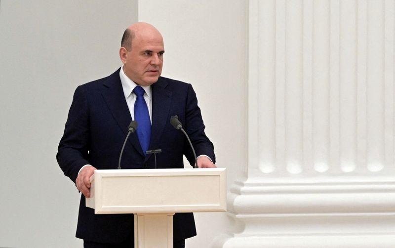 &copy; Reuters. FILE PHOTO: Russian Prime Minister Mikhail Mishustin delivers a speech during a meeting with members of the Security Council in Moscow, Russia February 21, 2022. Sputnik/Alexey Nikolsky/Kremlin via REUTERS 