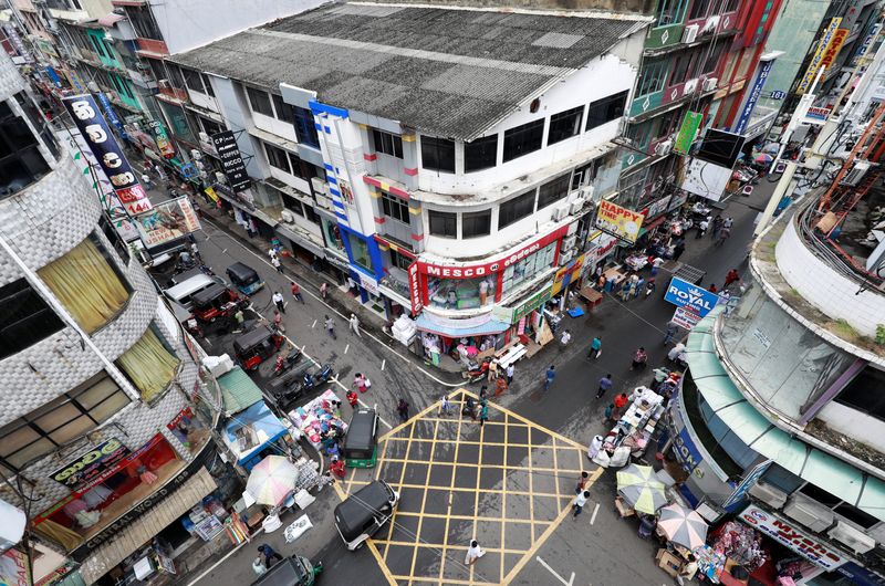 © Reuters. A general view of the business district in Colombo, Sri Lanka, September 9, 2020. REUTERS/Dinuka Liyanawatte