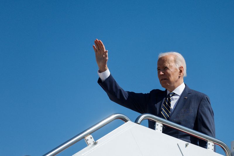 &copy; Reuters. U.S. President Joe Biden waves as he boards Air Force One for travel to Philadelphia from Joint Base Andrews, Maryland, U.S. March 11, 2022. REUTERS/Jonathan Ernst