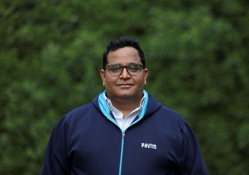&copy; Reuters. FILE PHOTO: Paytm founder and CEO Vijay Shekhar Sharma poses for a picture at a clubhouse of a residential building in New Delhi, November 14, 2021.  REUTERS/Anushree Fadnavis/File Photo