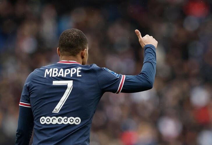 &copy; Reuters. Kylian Mbappé reacciona durante el partido entre Paris St Germain y Burdeos por la Ligue 1, en el Parque de los Príncipes, París, Francia - Marzo 13, 2022 REUTERS/Benoit Tessier