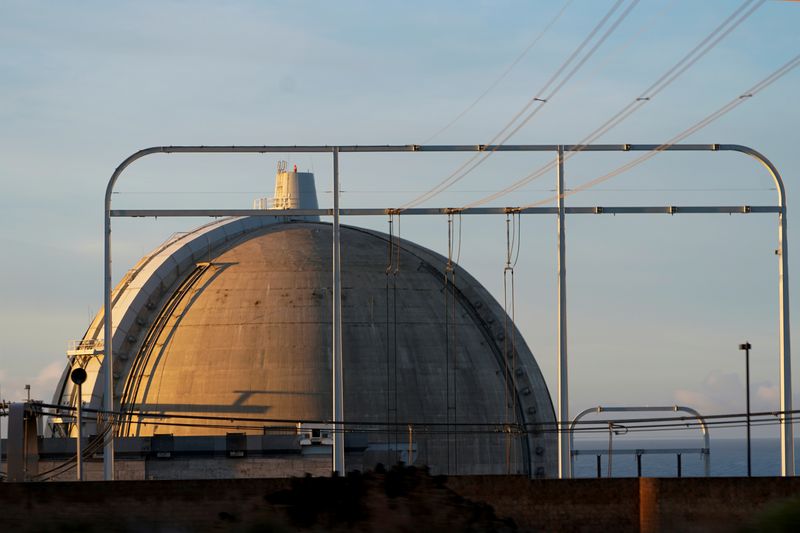 &copy; Reuters. FILE PHOTO: One of the two now closed reactors of the San Onofre nuclear generating station is shown at the nuclear power plant located south of San Clemente, California, U.S., December 5, 2019.   REUTERS/Mike Blake/File Photo