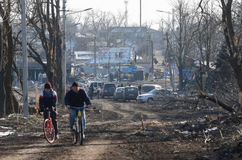 &copy; Reuters. Moscou entend bombarder les sites ukrainiens de production d'armements, une mesure présentée comme une riposte à un tir de missile ukrainien contre la ville de Donetsk, contrôlée par des séparatistes pro-russes, dit le ministère russe de la Défens